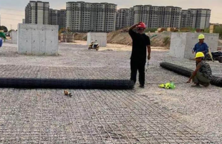 丰城土工格栅铺设前地基要怎么处理？